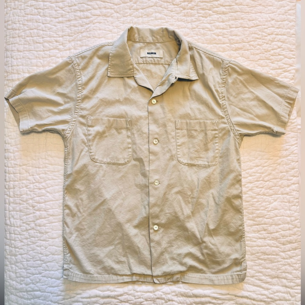 Men’s Extra Small Buck Mason Utility Short Sleeve Button Down - Tan
